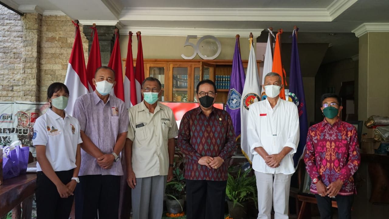 podiumnews.com-Cok Ace Ajak Insan Pers Sajikan Berita Berimbang Sesuai Data dan Fakta